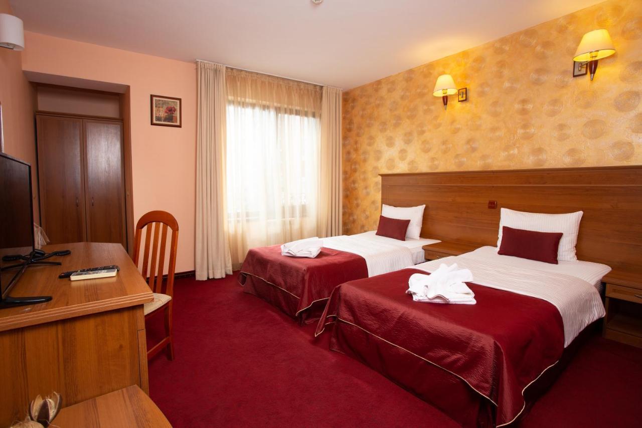 Contessa Hotel Shumen Bagian luar foto