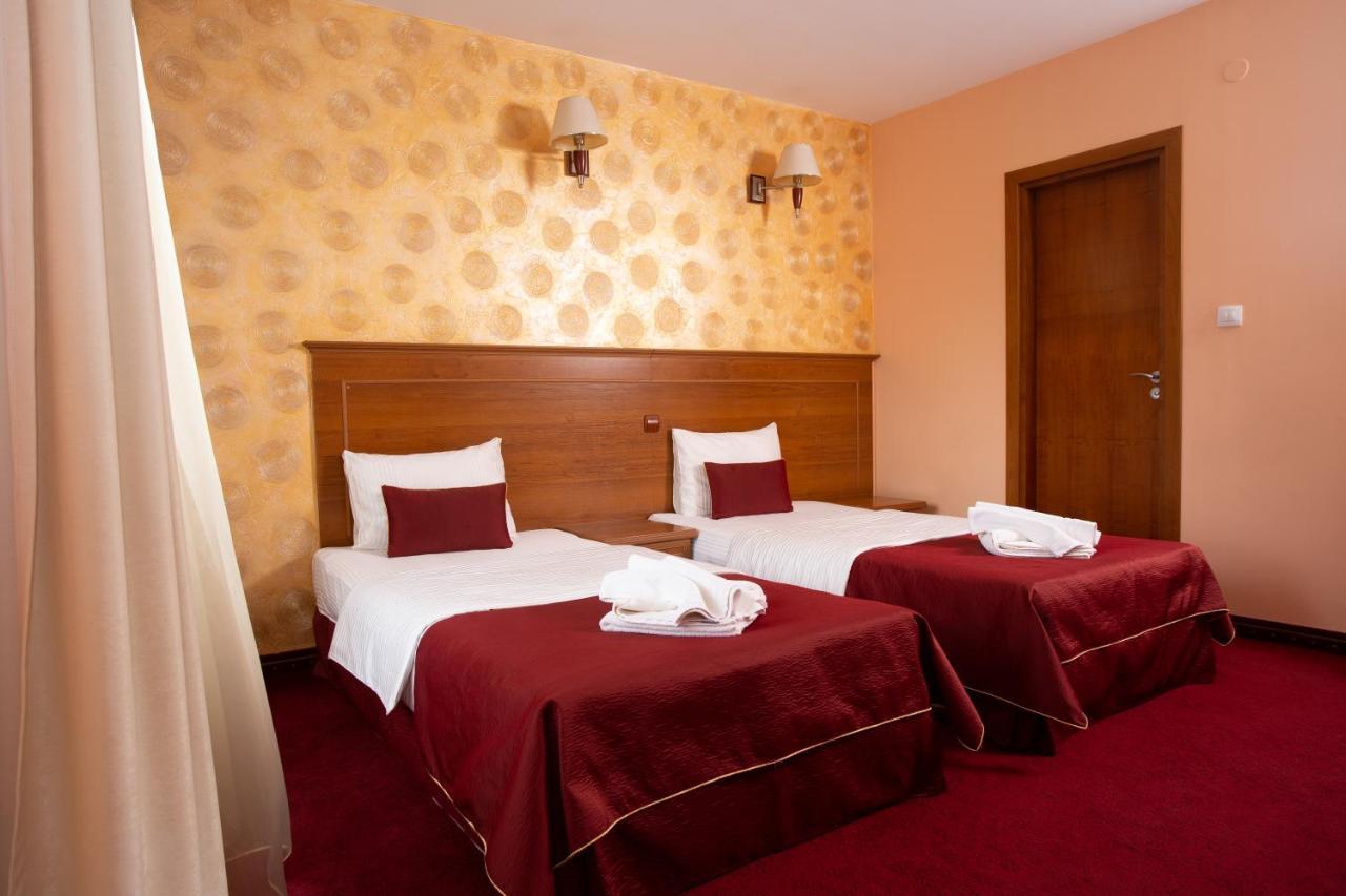 Contessa Hotel Shumen Bagian luar foto