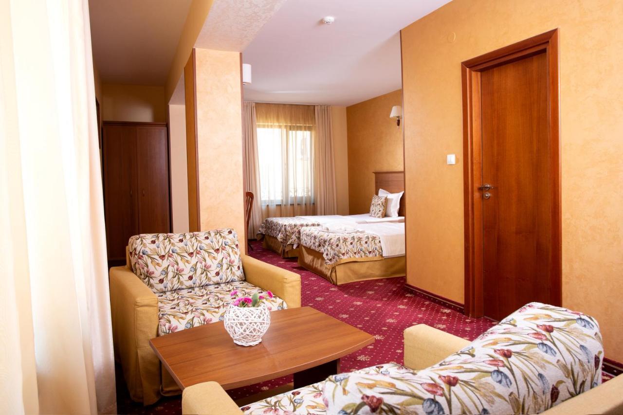 Contessa Hotel Shumen Bagian luar foto