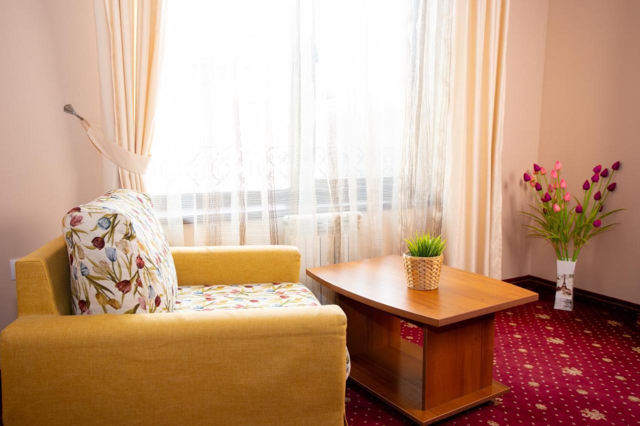 Contessa Hotel Shumen Bagian luar foto