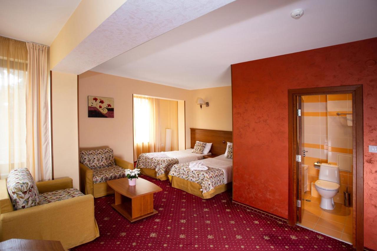 Contessa Hotel Shumen Bagian luar foto