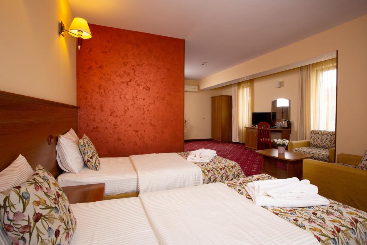 Contessa Hotel Shumen Bagian luar foto