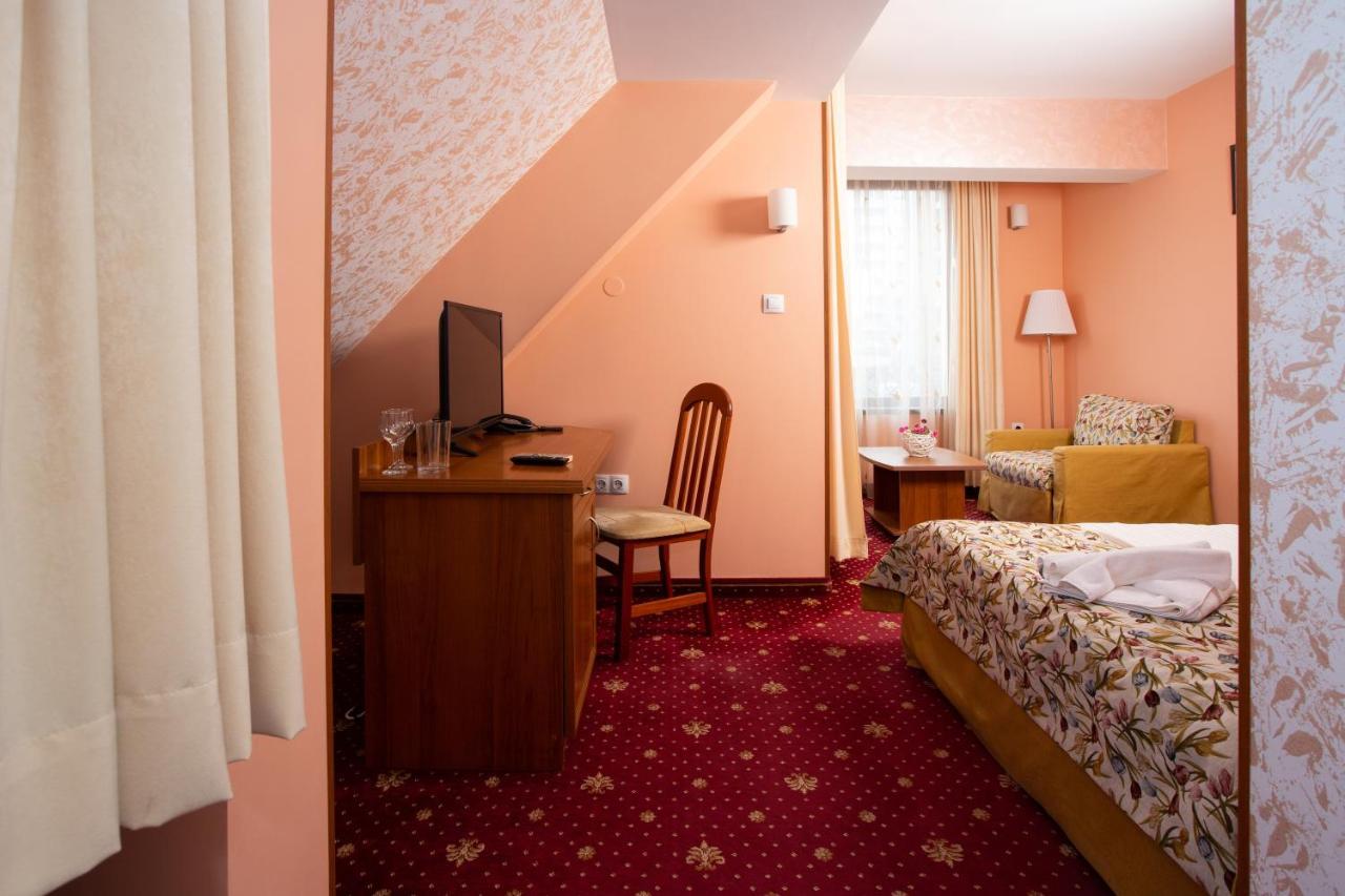 Contessa Hotel Shumen Bagian luar foto