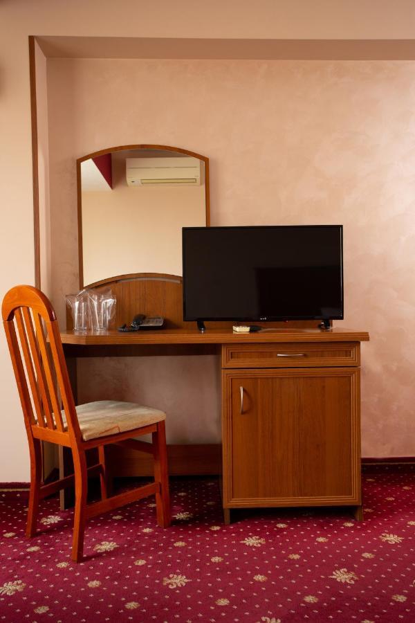 Contessa Hotel Shumen Bagian luar foto