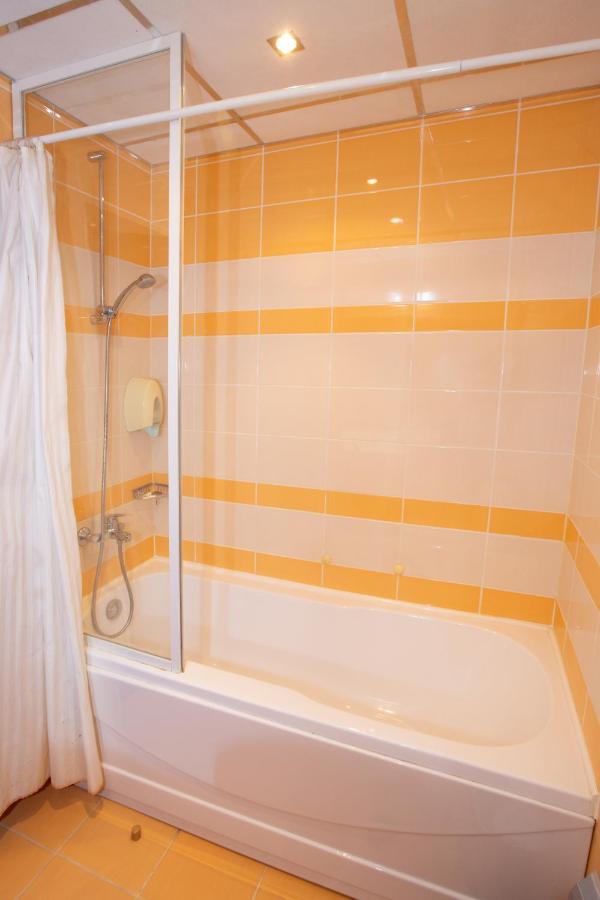 Contessa Hotel Shumen Bagian luar foto