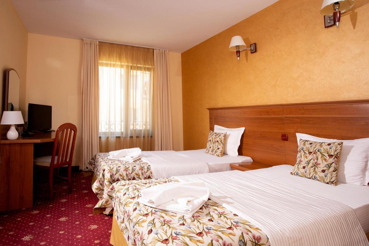Contessa Hotel Shumen Bagian luar foto