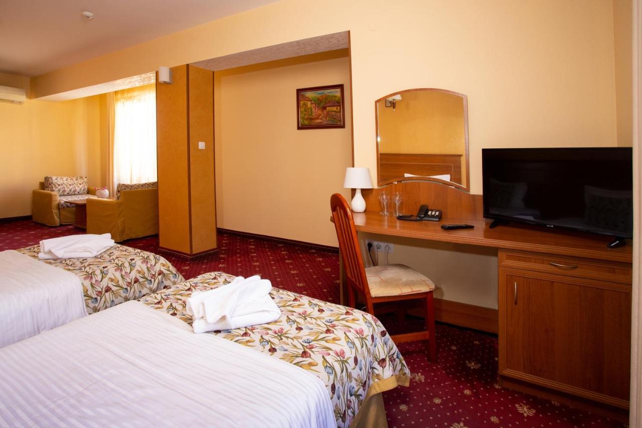 Contessa Hotel Shumen Bagian luar foto