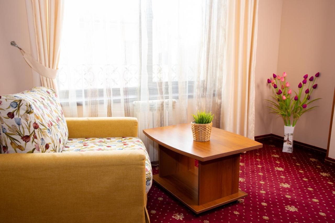 Contessa Hotel Shumen Bagian luar foto
