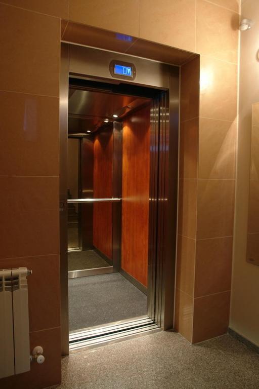 Contessa Hotel Shumen Bagian luar foto