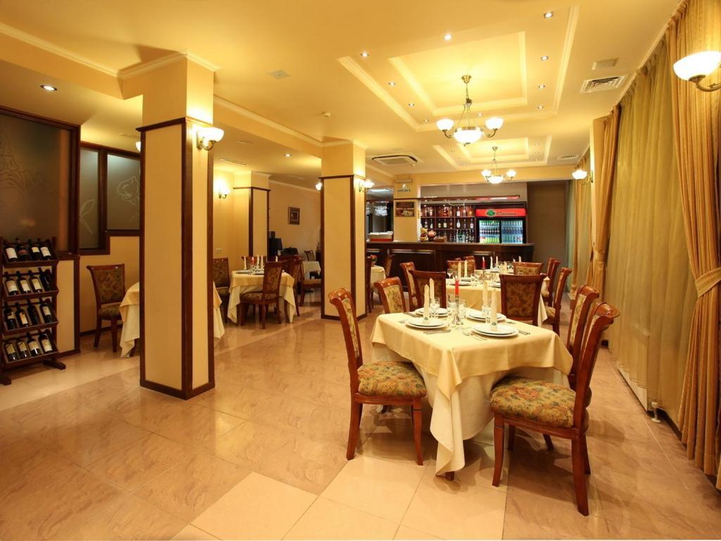 Contessa Hotel Shumen Bagian luar foto