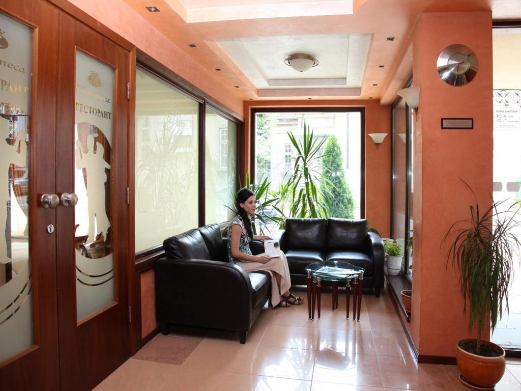 Contessa Hotel Shumen Bagian luar foto