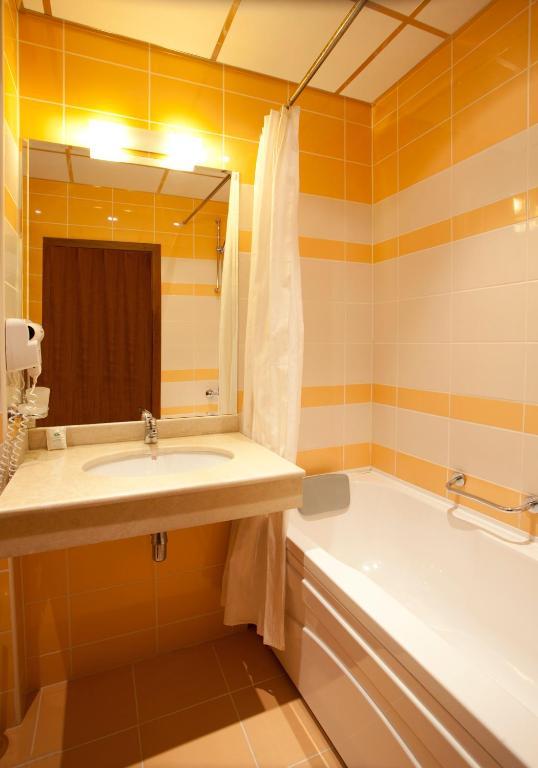 Contessa Hotel Shumen Bagian luar foto