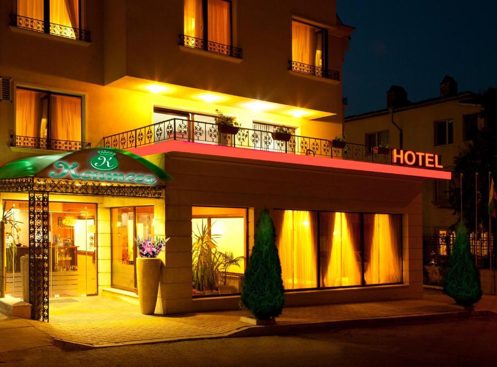 Contessa Hotel Shumen Bagian luar foto